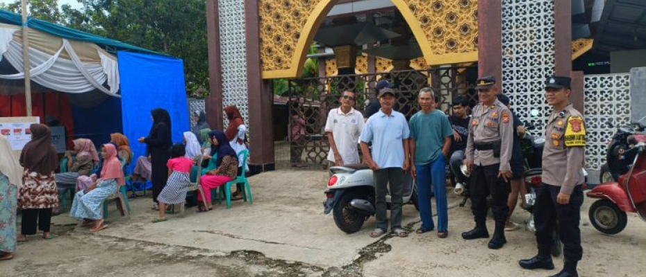Polsek Pino Polres BS Bersinergi dengan TNI dan Stakeholder Lainnya Amankan Pemungutan dan Perhitungan Suara Pilkada 2024