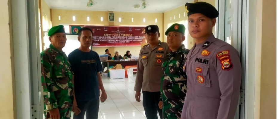 Personel TNI-Polri Mukomuko Amankan Rapat Pleno Rekapitulasi Pilkada 2024 Hari Kedua