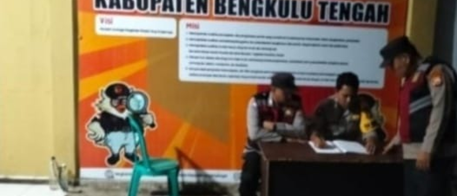 Patroli Rutin Polsek Talang Empat di Kantor Bawaslu dan Gudang Logistik KPU Kabupaten Bengkulu Tengah