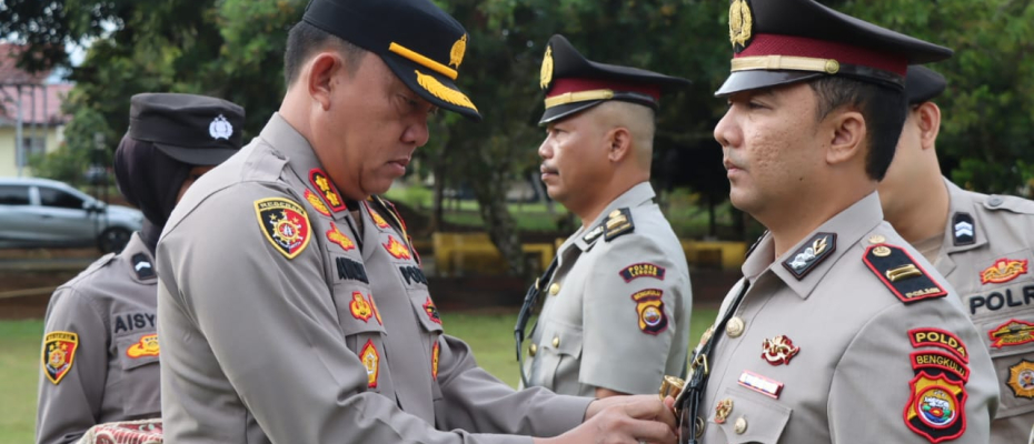 Kapolres Lebong Pimpin Upacara Sertijab Kapolsek Lebong Tengah dan Kapolsek Lebong Selatan