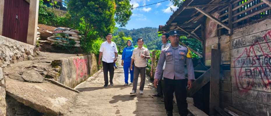 Tingkatkan Koordinasi, Bhabinkamtibmas Polsek Rimbo Pengadang Hadiri Monev di Desa Talang Ratau